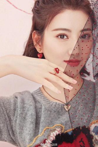 DE129  Classic ladies love pattern stud earrings