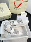 MKS19 shoes man and women size with all packaging
