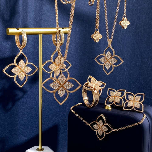 VAN30 Necklace 18K plating gold Jewelry