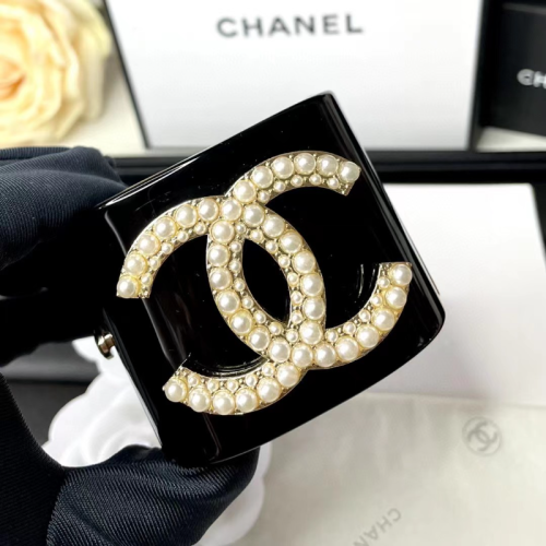 XCB1 Classic Brand Acrylic High -quality Bracelet for women