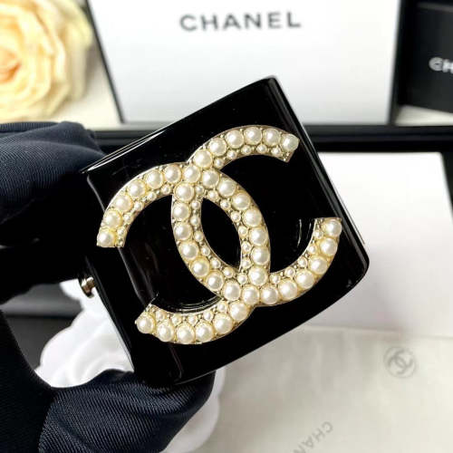 XCB1 Classic Brand Acrylic High -quality Bracelet for women