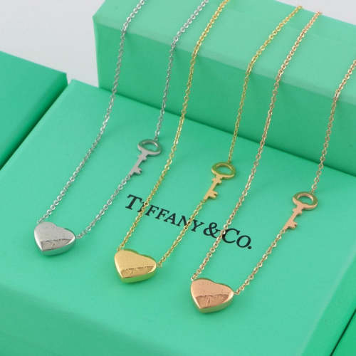 TN75  18k rose gold plated European and American short chain girl heart three-dimensional pendant key necklace