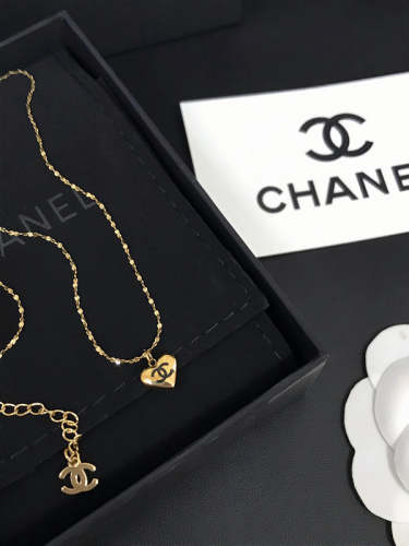 X596   Women's heart-shaped drip necklace jewelry