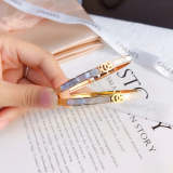 S067   Women's Titanium Steel Shell Bracelet Jewelry