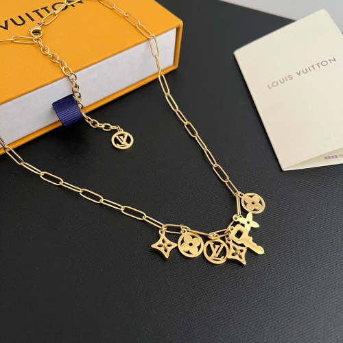 X626  Women's Titanium Steel Square Flower Round Flower Key Necklace Jewelry
