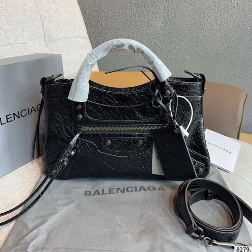 MBP3 bag 32-5-17CM Handbag