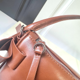 LMP28 bag 22-13-6cm Hand bag