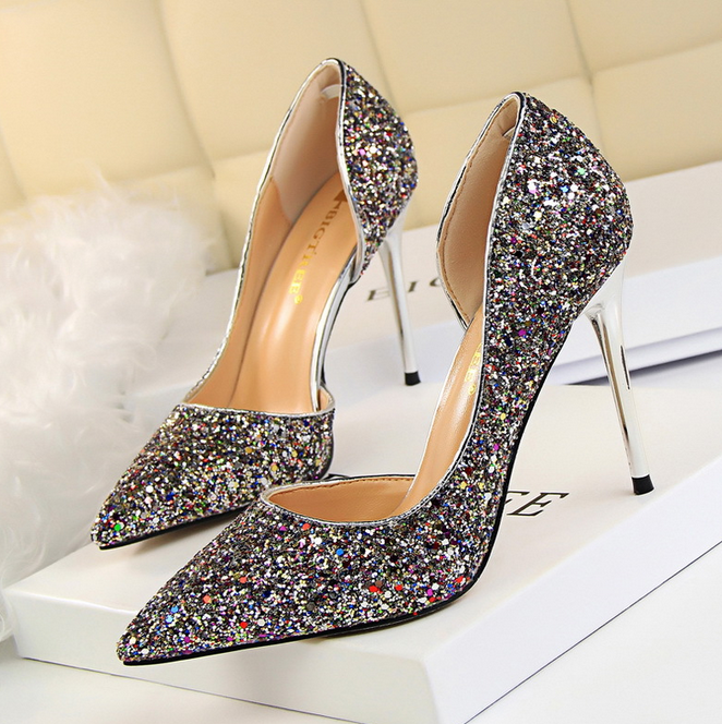 European and American style nightclub slimming women's shoes with thin heels, high heels, shallow mouth, pointed toe, side hollowed out sequin single shoes