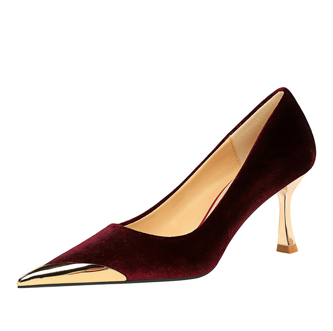 European and American fashion sexy nightclubs show slimming wine glasses with high heels, Xi Shi velvet, shallow mouth metal pointed women's singles shoes