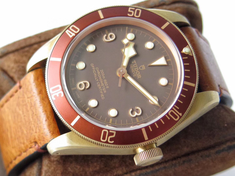 Heritage Black Bay M79250BM Bronze XF 1:1 Best Edition on Brown Leather Strap A2824