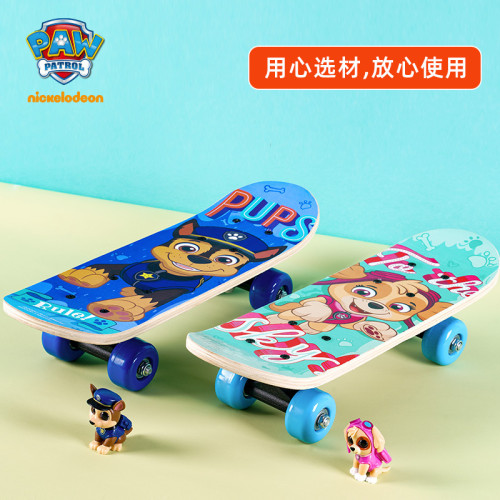 KinderSkateboard eignet sich für Kinder im Alter von 2-5 Jahren