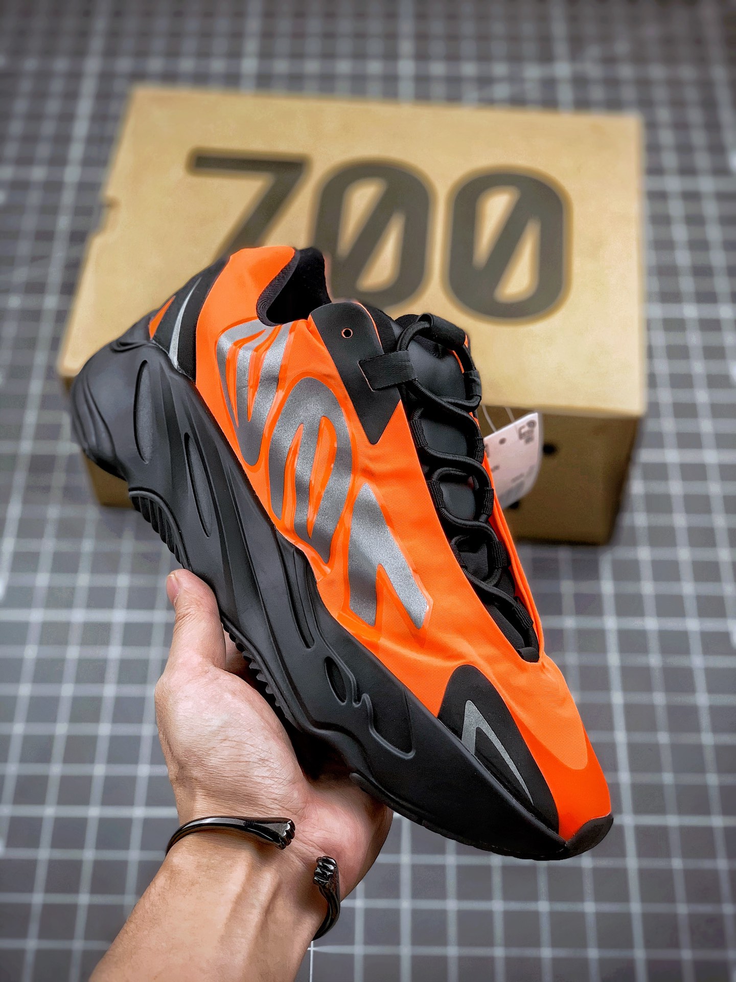 yeezy 700 m