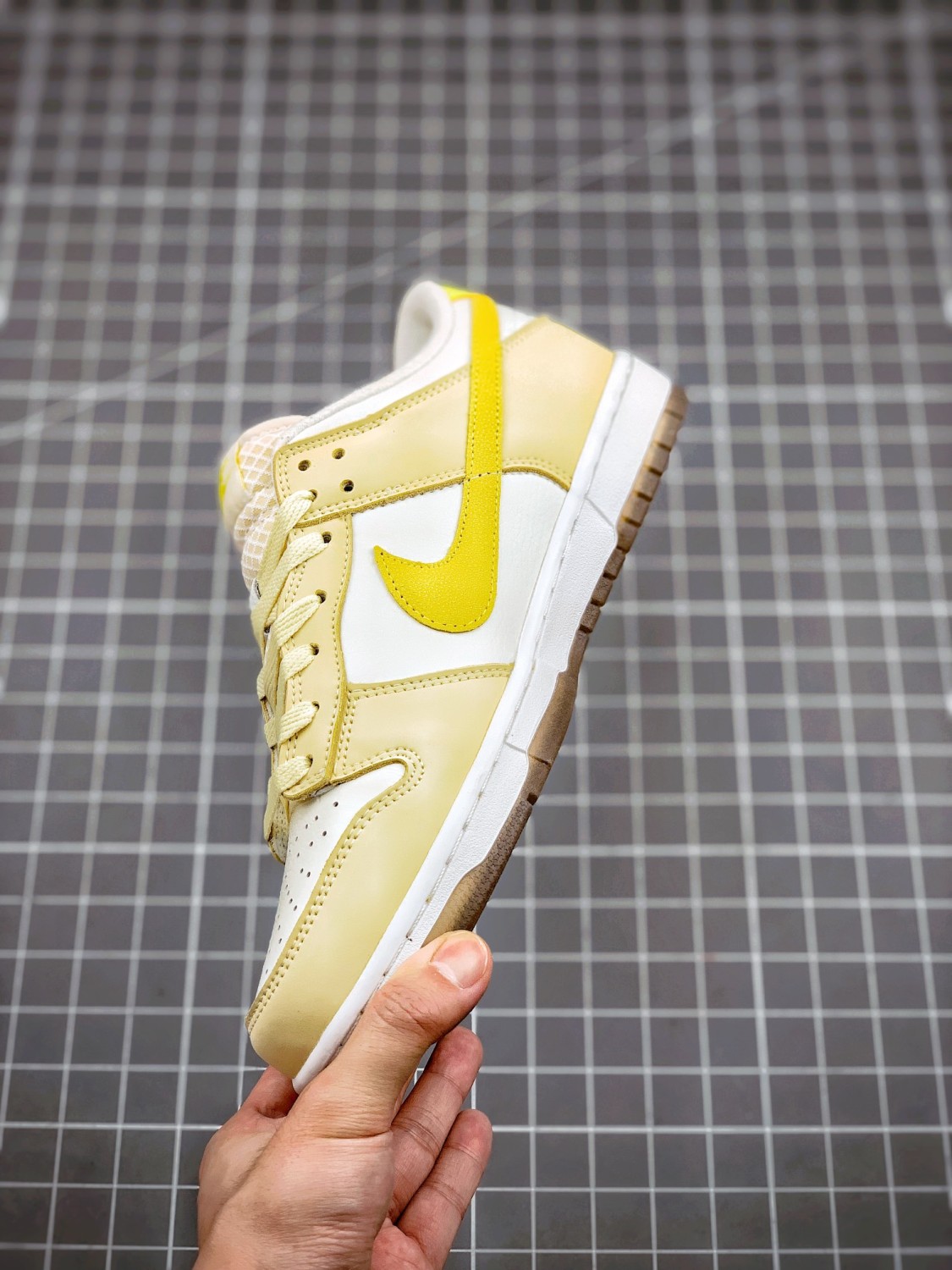 dunk low lemon drop stockx