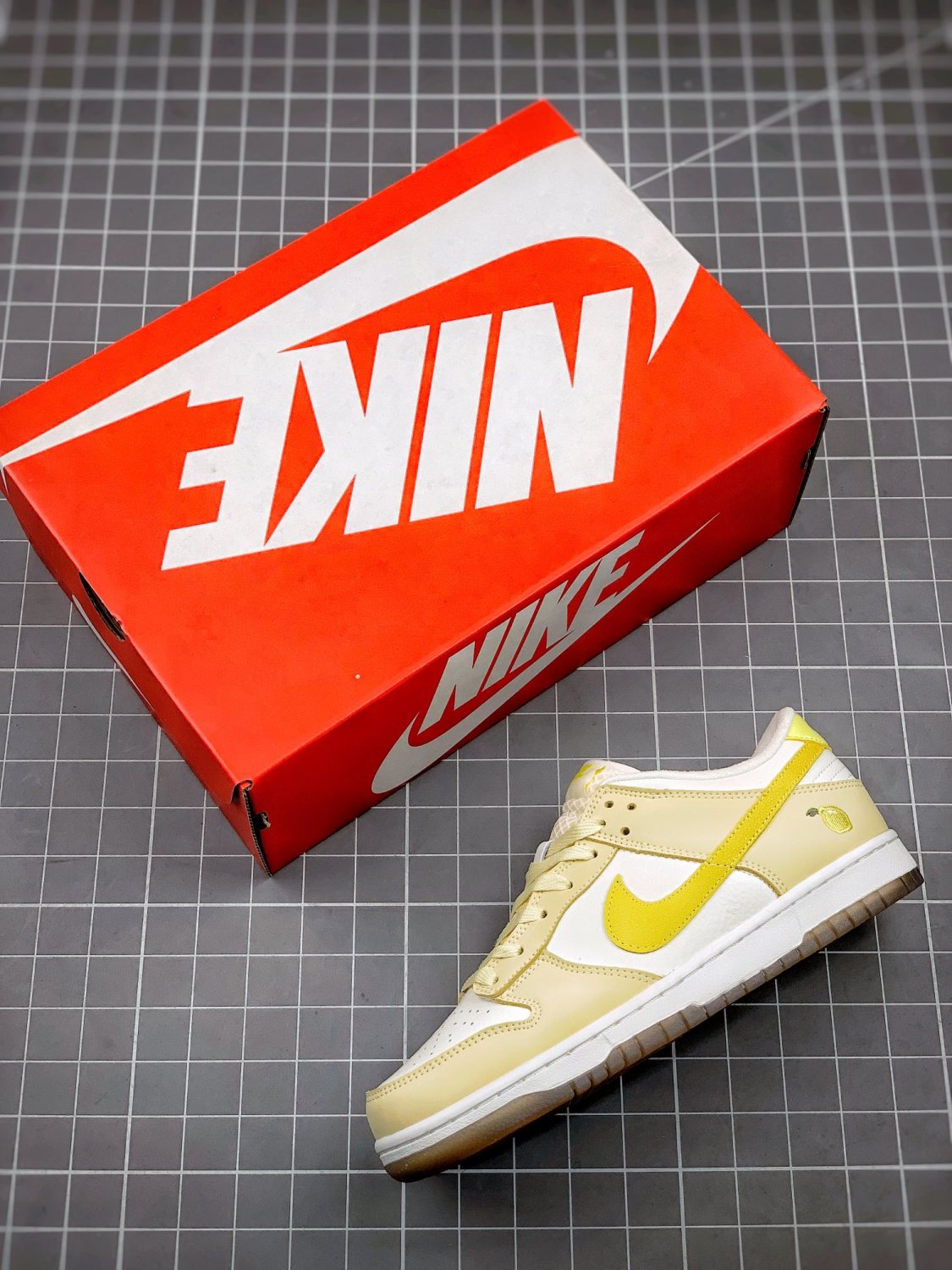 next dunk low drop