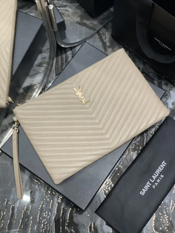 Pochette YSL 440222