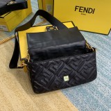 Fendi Baguette 8BS600 26x15x6cm 7