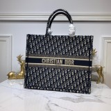 Dior Book Tote 36cm e 41cm34