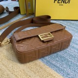 Fendi Baguette 8BS600 26x15x6cm 4