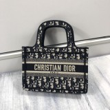 Dior Book Tote 23x17x7cm013