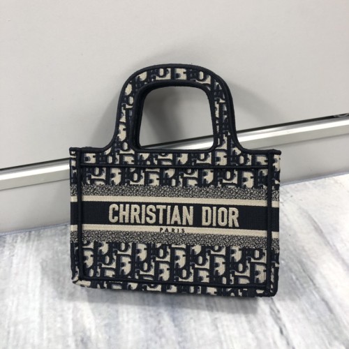 Dior Book Tote 23x17x7cm013