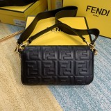 Fendi Baguette 8BS600 26x15x6cm 7