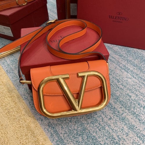 Borsa VLTN p700  MAXI V0032 18 x7,5 x12,5cm