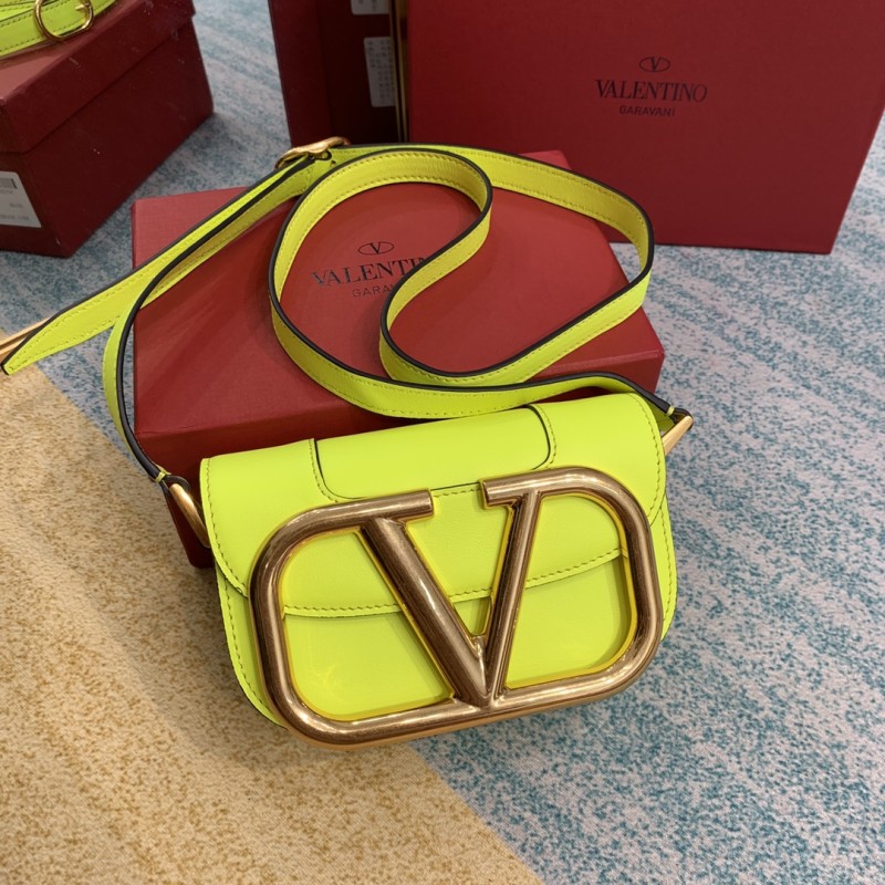 Borsa VLTN p700  MAXI V0032 18 x7,5 x12,5cm