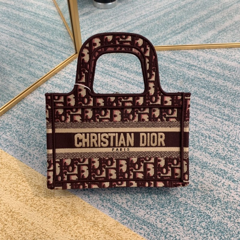 Dior Book Tote 23x17x7cm010