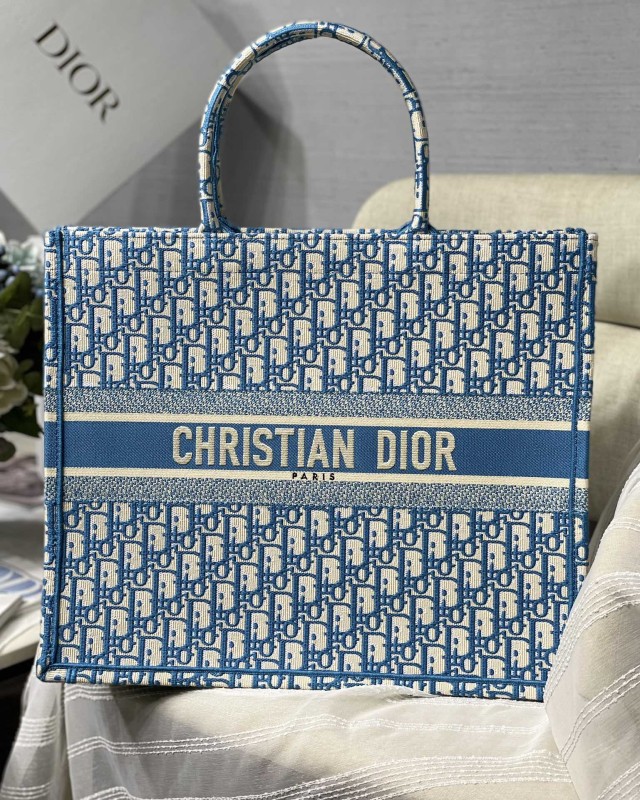Dior Book Tote 36cm e 41cm2