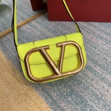 Borsa VLTN p700  MAXI V0032 18 x7,5 x12,5cm