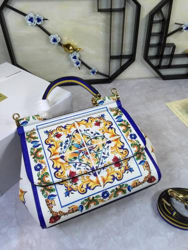 Dolce & Gabbana  33020419 size25X20X12cm