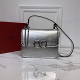 Borsa VLTN p750  Garavani VSLING V0007 22 x 18 x 13 cm