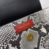 Borsa VLTN MAXI V0030 p780 26,5x9x15cm