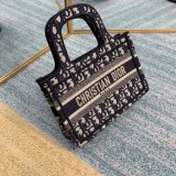 Dior Book Tote 23x17x7cm005