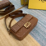 Fendi Baguette 8BS600 26x15x6cm 4