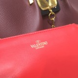 Borsa VLTN Garavani Escape 0099 p800 41x25x18 cm