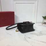 Borsa VLTN  VSLING 0005  p650  18 x 16 x 8,5 cm
