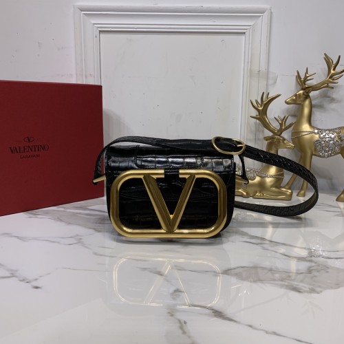 Borsa VLTN p700  MAXI V0032 18 x7,5 x12,5cm