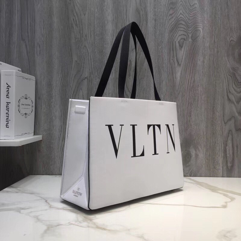 Borsa VLTN V2052 p780  34x26x14 cm