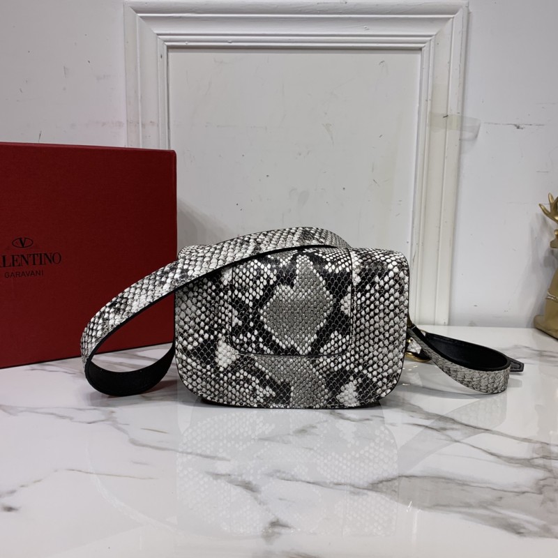Borsa VLTN p700  MAXI V0032 18 x7,5 x12,5cm