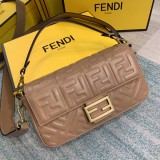 Fendi Baguette 8BS600 26x15x6cm 1