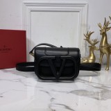 Borsa VLTN p700  MAXI V0032 18 x7,5 x12,5cm