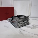 Borsa VLTN p750  Garavani VSLING V0007 22 x 18 x 13 cm