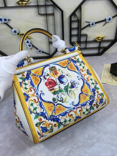 Dolce & Gabbana  33020419 size25X20X12cm