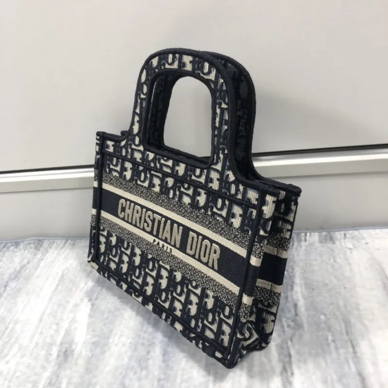 Dior Book Tote 23x17x7cm013
