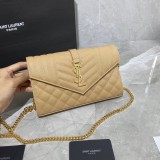 Pochette con catena cassandre in pelle mix trapuntata  620280