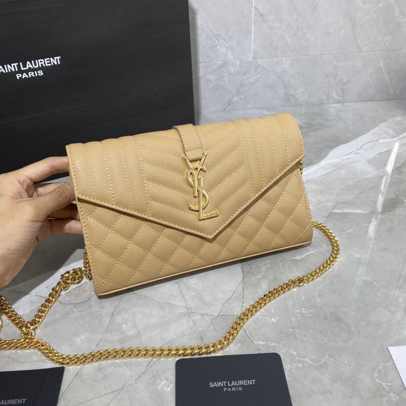 Pochette con catena cassandre in pelle mix trapuntata  620280