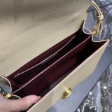 Cassandra Media  623931 - 578000 24.5×20×11.5cm