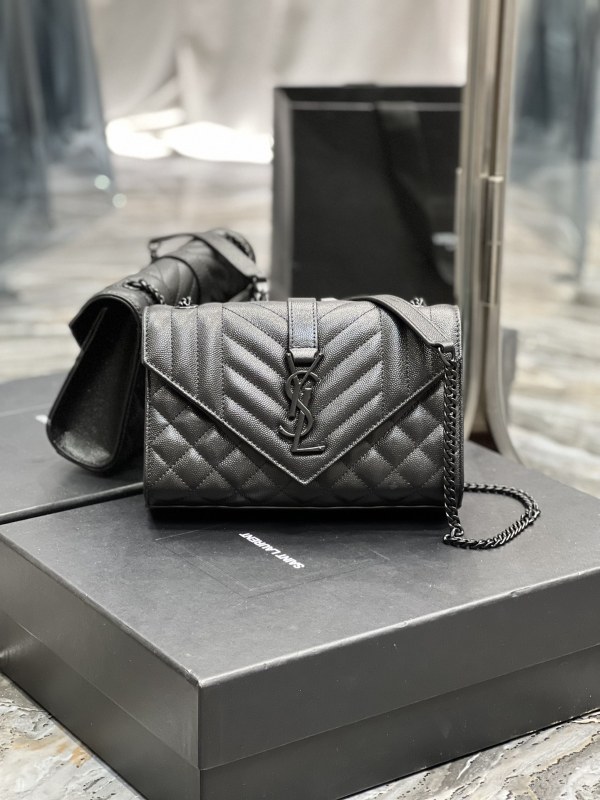 Envelope piccola in pelle  600195 - 526286  21cm