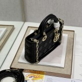 Lady D−Joy
